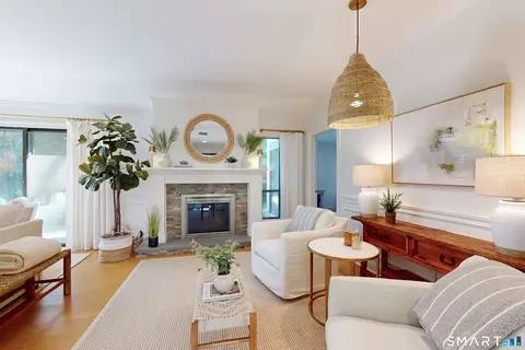 818 Heritage Vlg #B, Southbury, CT 06488
