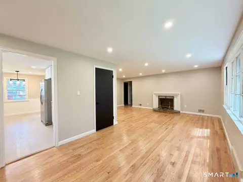 1 Long Hill Ter, New Haven, CT 06515