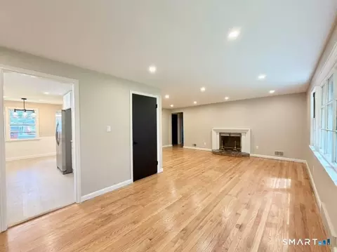1 Long Hill Ter, New Haven, CT 06515