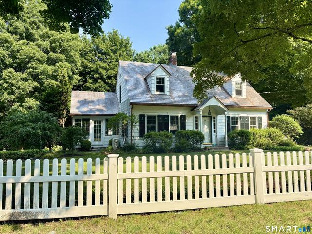 31 Mountain Rd, Woodbury, CT 06798