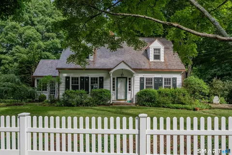 31 Mountain Rd, Woodbury, CT 06798