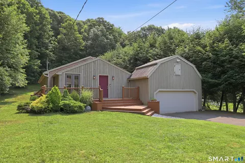 10 Satterlee Rd, New Fairfield, CT 06812