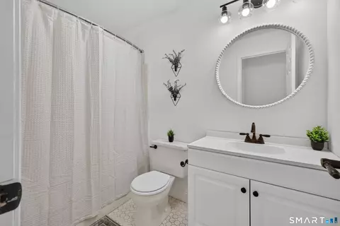 Bath - 45 Main St #206, Plainfield, CT 06374 photo 2 of 2