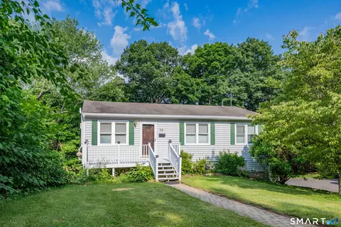 98 Greenwood St, Watertown, CT 06795