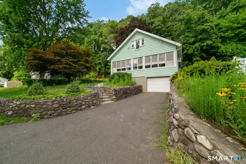 172 Cedar St, Seymour, CT 06483