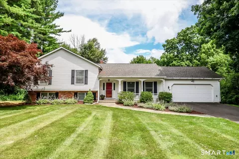 9 Richconn Dr, New Milford, CT 06776