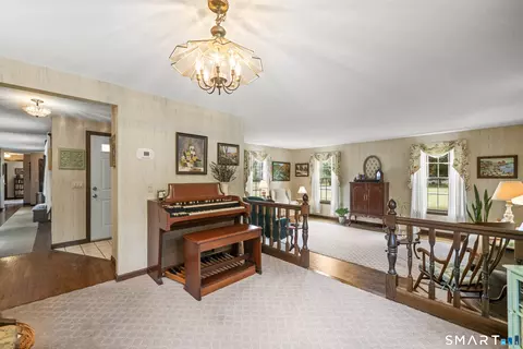 Entry Way - 1520 River Blvd Ext, Suffield, CT 06078 photo 1 of 2