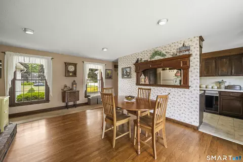 Dining - 1520 River Blvd Ext, Suffield, CT 06078 photo 3 of 3