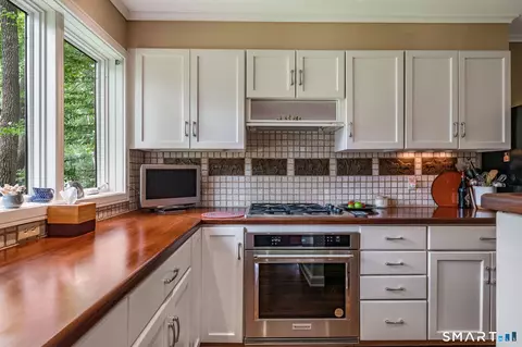 Kitchen - 33 Madison Ave, Madison, CT 06443 photo 2 of 3