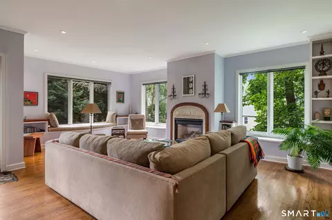 Living - 33 Madison Ave, Madison, CT 06443 photo 2 of 3