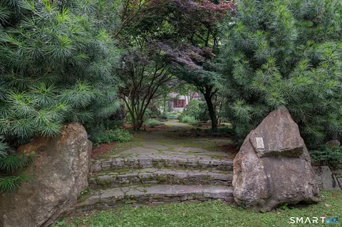 Exterior - 33 Madison Ave, Madison, CT 06443 photo 4 of 11