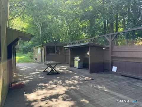 Exterior - 528 Norwich Rd, Plainfield, CT 06374 photo 10 of 14