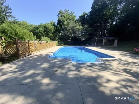 Exterior - 528 Norwich Rd, Plainfield, CT 06374 photo 8 of 14