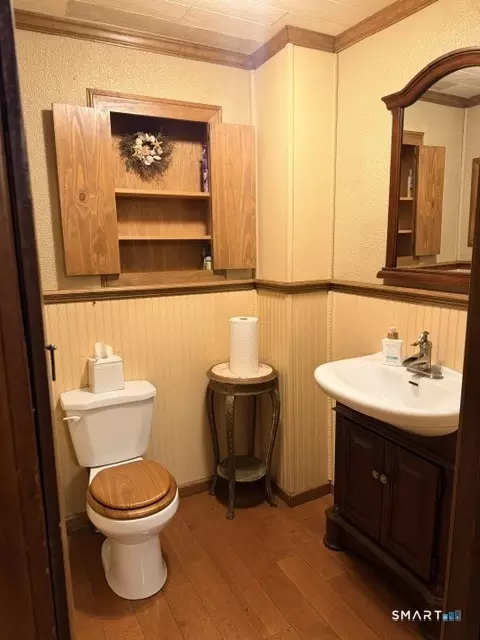 Bath - 528 Norwich Rd, Plainfield, CT 06374 photo 1 of 2