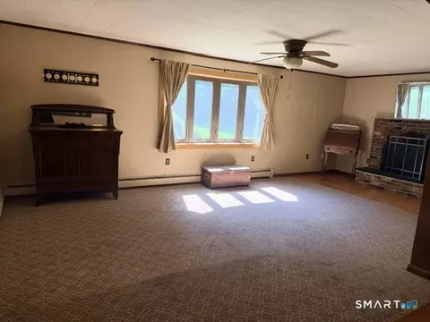 Living - 528 Norwich Rd, Plainfield, CT 06374 photo 1 of 1