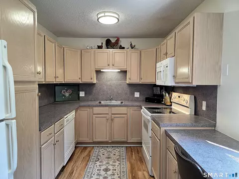 773 Heritage Vlg #D, Southbury, CT 06488