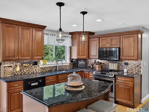 Kitchen - 31 Martleshamheath Ln, Madison, CT 06443 photo 2 of 6