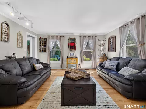 Living - 31 Martleshamheath Ln, Madison, CT 06443 photo 4 of 5