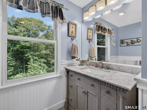 Bath - 31 Martleshamheath Ln, Madison, CT 06443 photo 5 of 6