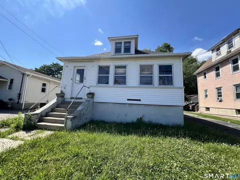 46 Arlington St, Bridgeport, CT 06606