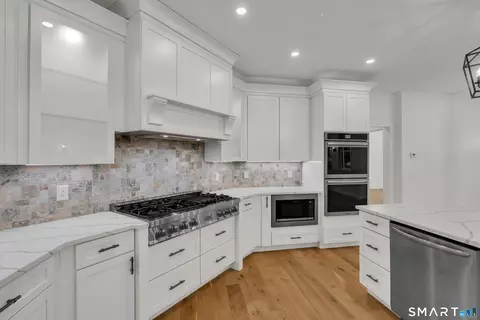 Kitchen - 7 Thamesview Pentway Pentway, Gales Ferry, CT 06335 photo 2 of 5