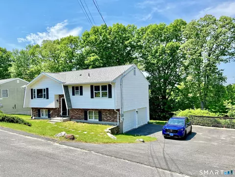 92 Quentin St, Waterbury, CT 06706