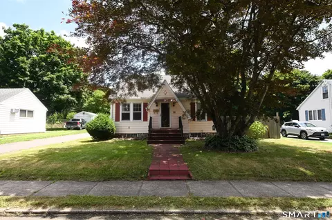 26 Laurel Ave, Naugatuck, CT 06770