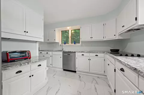 Kitchen - 752 Lake Dr, Winchester, CT 06098 photo 2 of 5