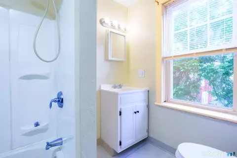 Bath - 49 High St, Killingly, CT 06239 photo 1 of 3