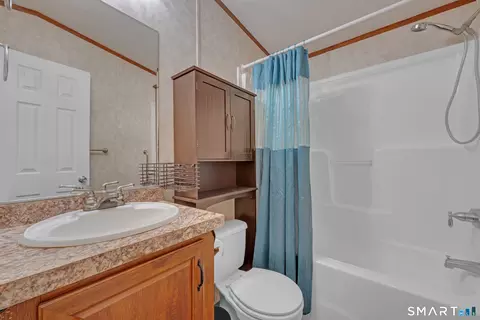 Bath - 65 R And R Park, Killingly, CT 06241 photo 2 of 2