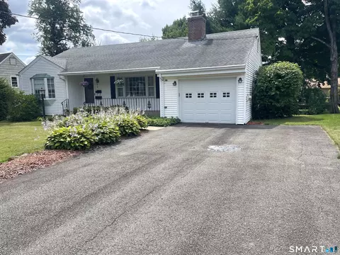 27 Fairway Dr, New Britain, CT 06053