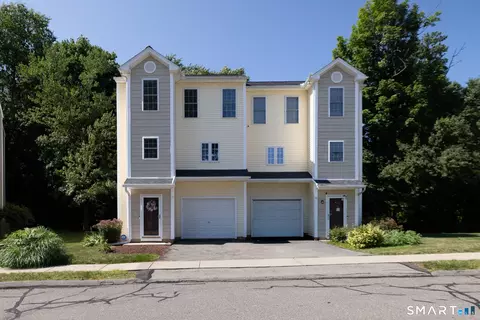 12 Quarry Farms Rd #12, Meriden, CT 06451