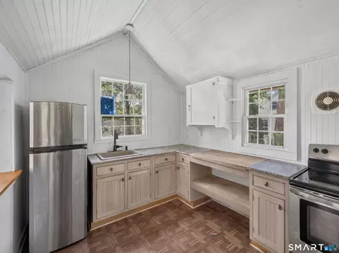 Kitchen - 69 River Rd, Clinton, CT 06413 photo 1 of 2