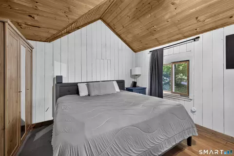 Bedroom - 69 River Rd, Clinton, CT 06413 photo 4 of 6