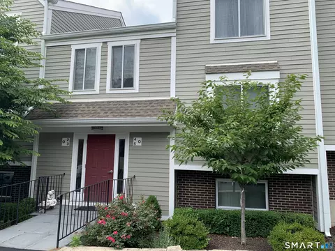 71 Aiken St #O3, Norwalk, CT 06851