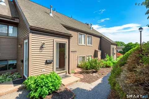 15 Hollister Way N #15, Glastonbury, CT 06033