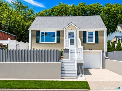 59 Carnegie Ave, Bridgeport, CT 06610