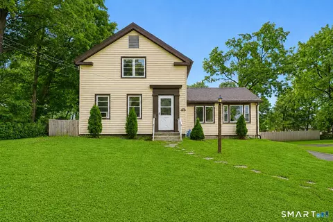 18 High St, Plymouth, CT 06786