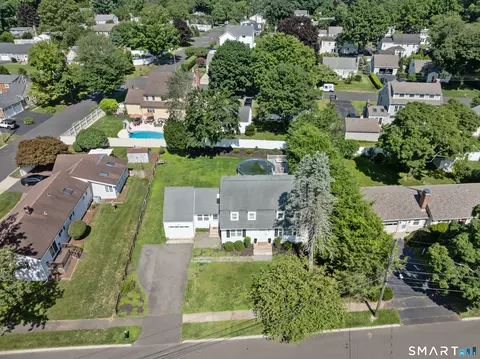 133 Alma Dr, Fairfield, CT 06824