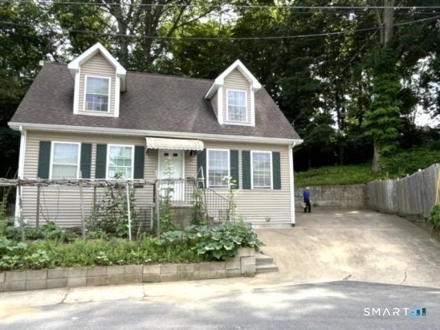 37 Rock St, Norwich, CT 06360