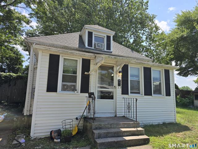 7 Willys St, East Hartford, CT 06118
