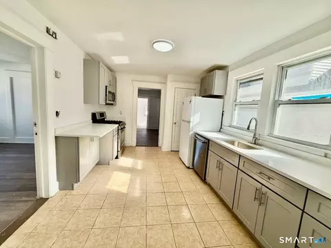 60 Stephen St, Stamford, CT 06902