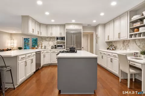 101 Studio Rd, Stamford, CT 06903
