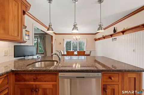 Kitchen - 28 Hayrake Dr, Wethersfield, CT 06109 photo 3 of 4