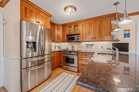 Kitchen - 28 Hayrake Dr, Wethersfield, CT 06109 photo 4 of 4