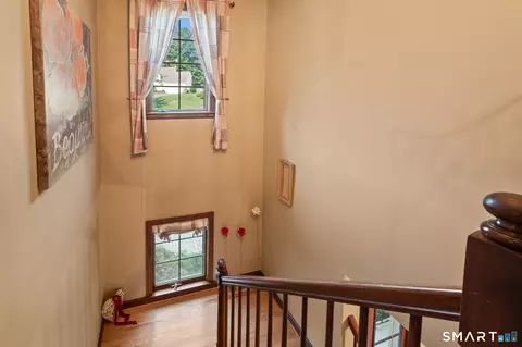 Entry Way - 28 Hayrake Dr, Wethersfield, CT 06109 photo 2 of 2