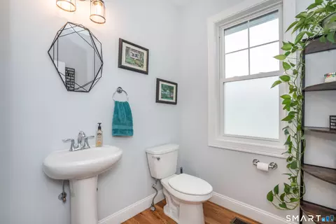 Bath - 8 Windmill Ln, Canton, CT 06019 photo 1 of 5