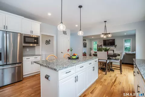 Kitchen - 8 Windmill Ln, Canton, CT 06019 photo 2 of 2
