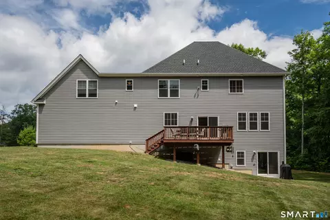 Exterior - 8 Windmill Ln, Canton, CT 06019 photo 3 of 5