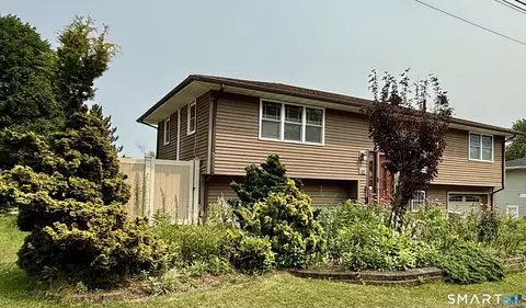 Exterior - 46 Tedesco Dr, Waterbury, CT 06708 photo 2 of 14